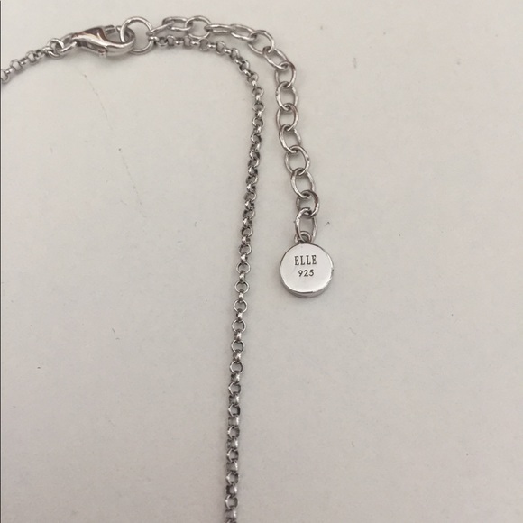 Elle Feather Necklace - Picture 6 of 7